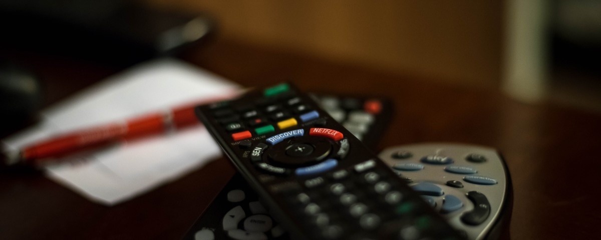 remote-control-932273_1920